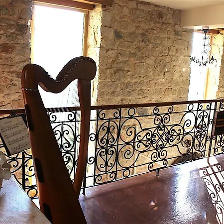 Вилла Domaine D'exception, Maison D'artiste Clairvaux-d'Aveyron